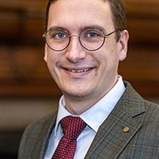 Robert Gulotty